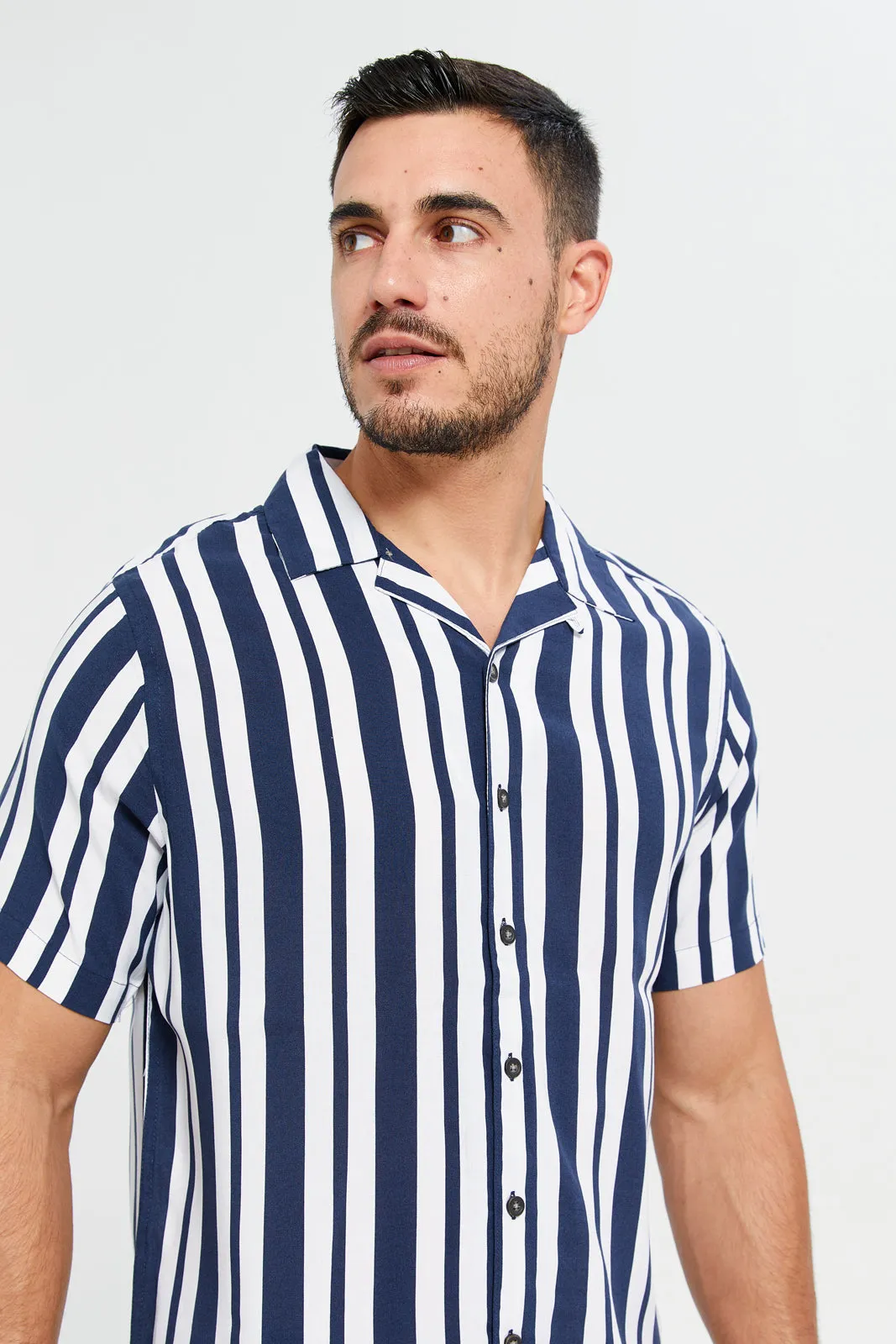 Men White And Navy Striped Resort Shirt