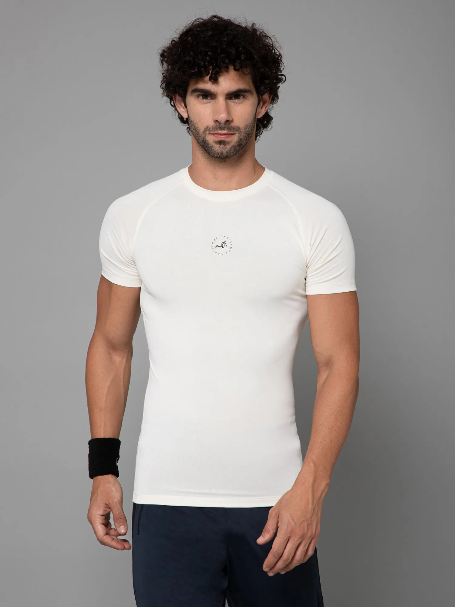 MINIMAL BUZZ LOGO DETAIL-COMPRESSION HALF SLEEVE T-SHIRT-CREAM